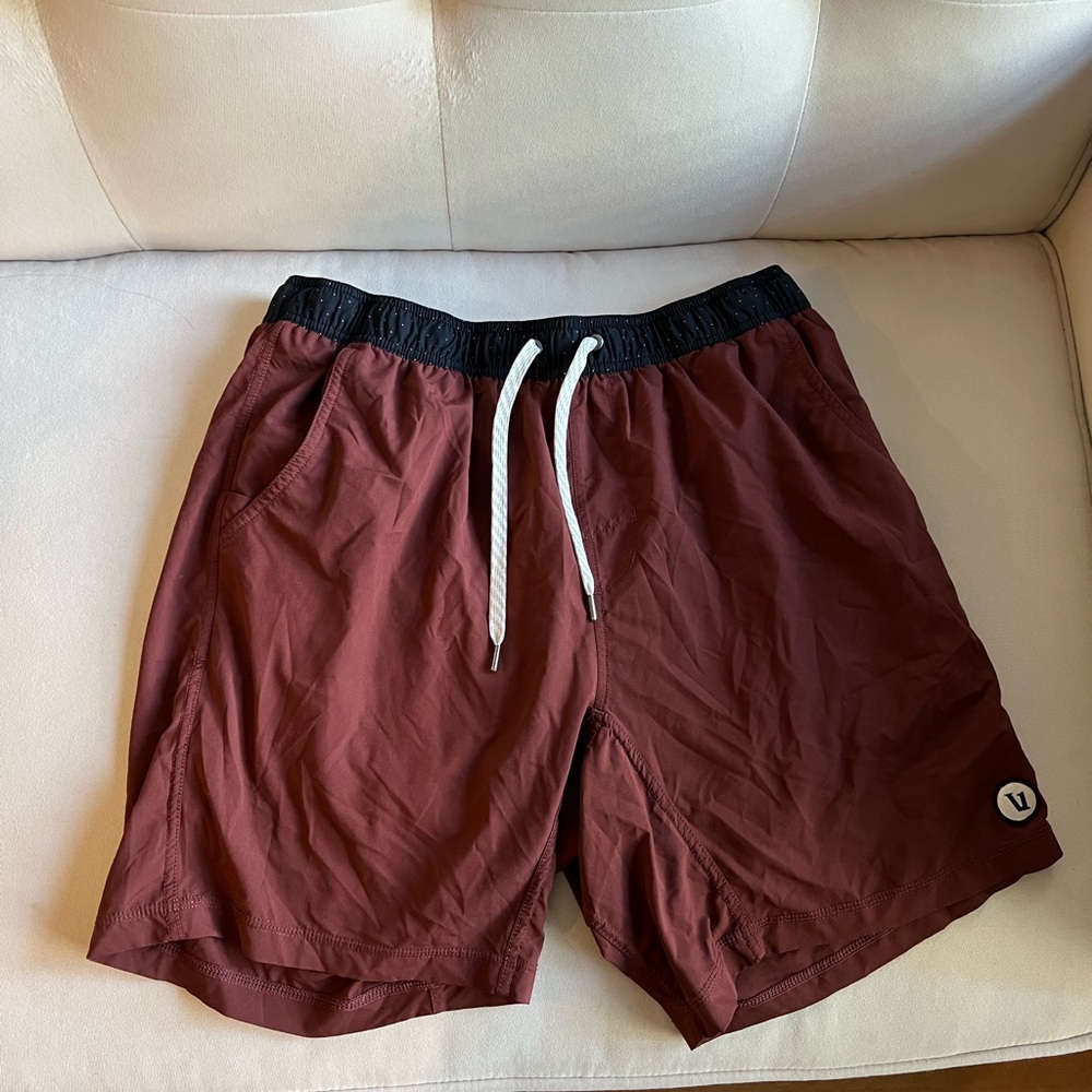VUORI: men’s Kore shorts (tag cut off) size L